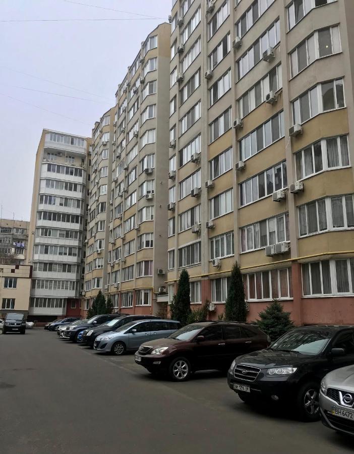 Apartments & Vernissage On Kostandi Street Odessa Exterior foto